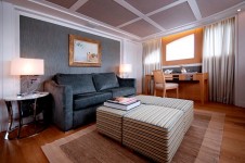 Motor yacht Belle Isle by Kingship - a Columbus 90 charter yacht